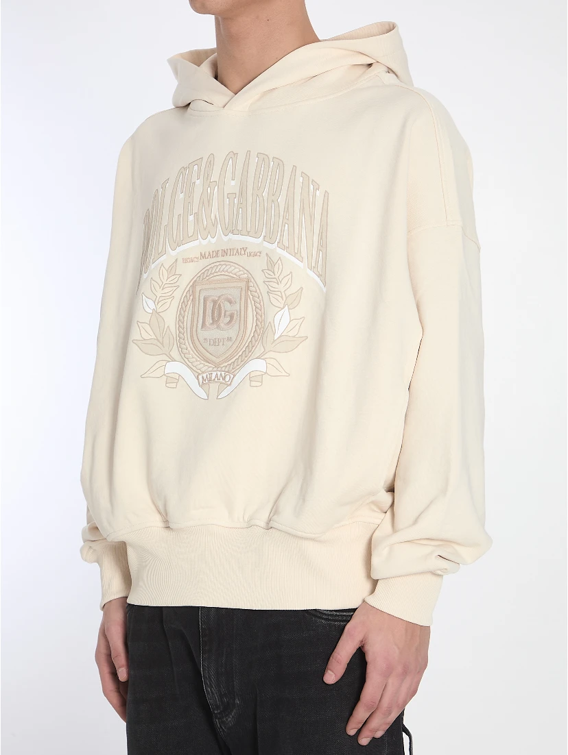 Hoodie with embroidery