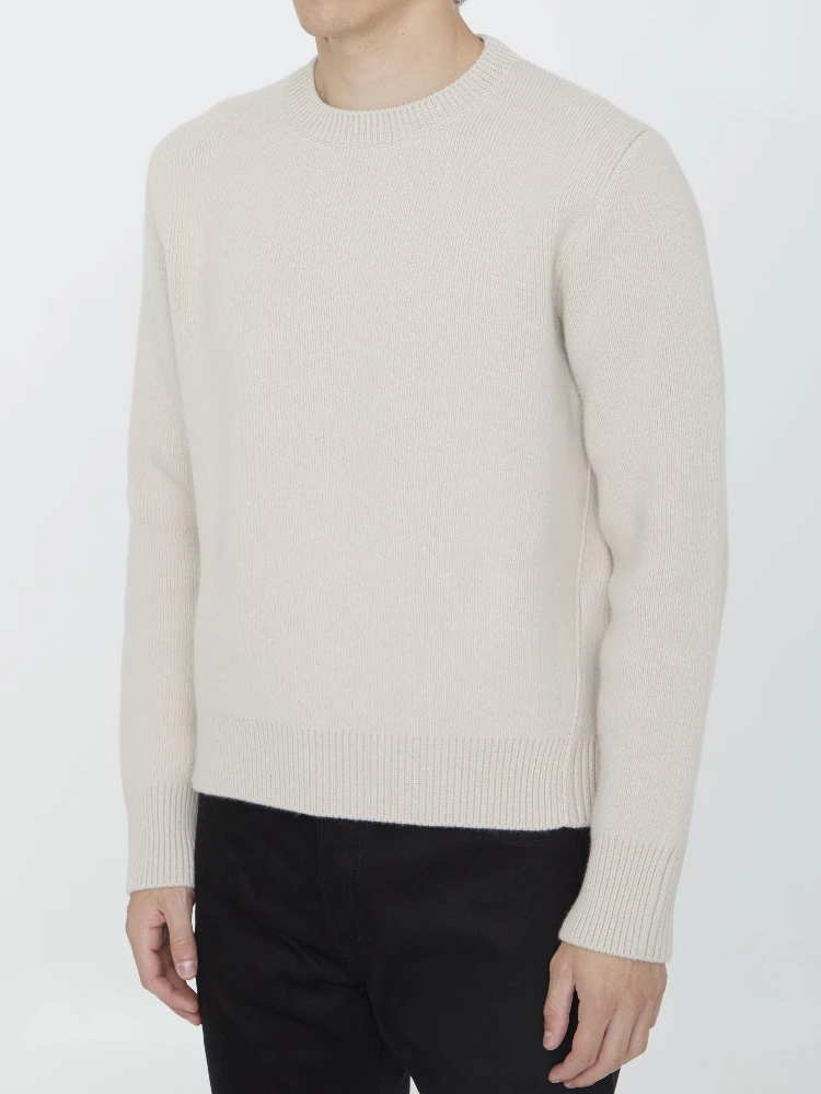 Wool and cashmere sweater alternative