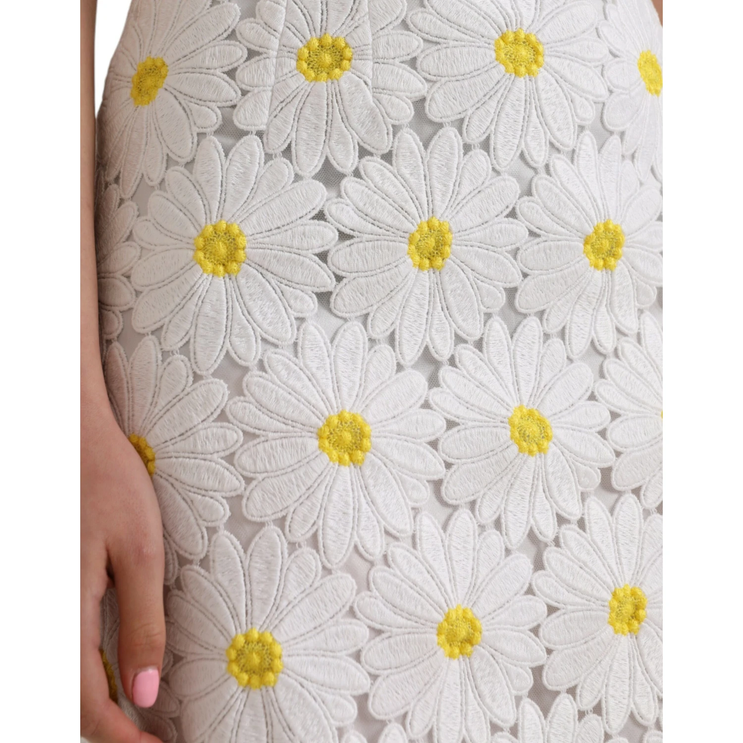 White Floral Pencil Straight Lace Skirt