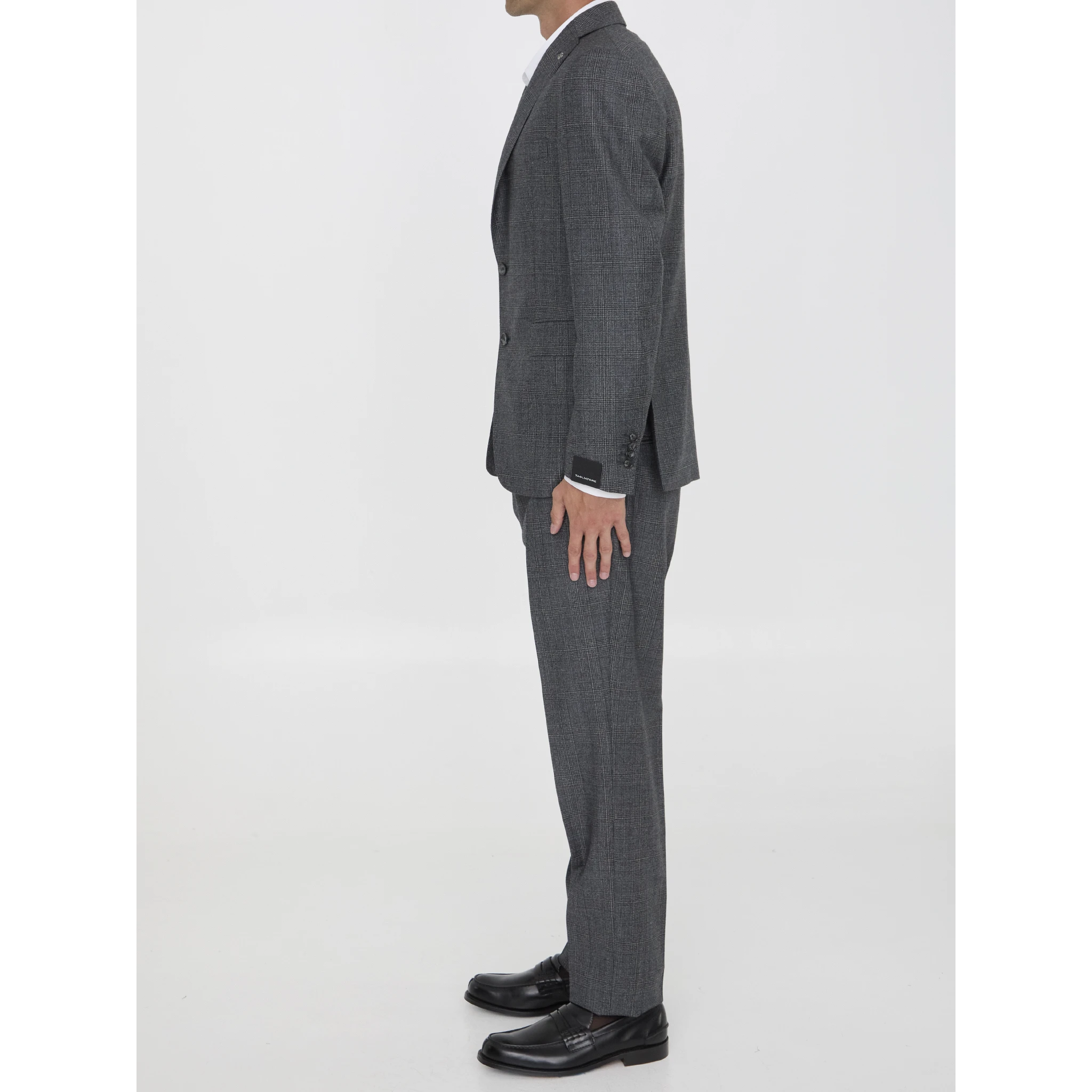 Two-piece suit in virgin wool
