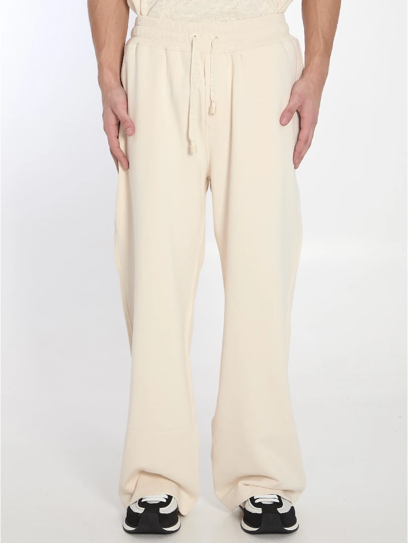 Jogging trousers with embroidery