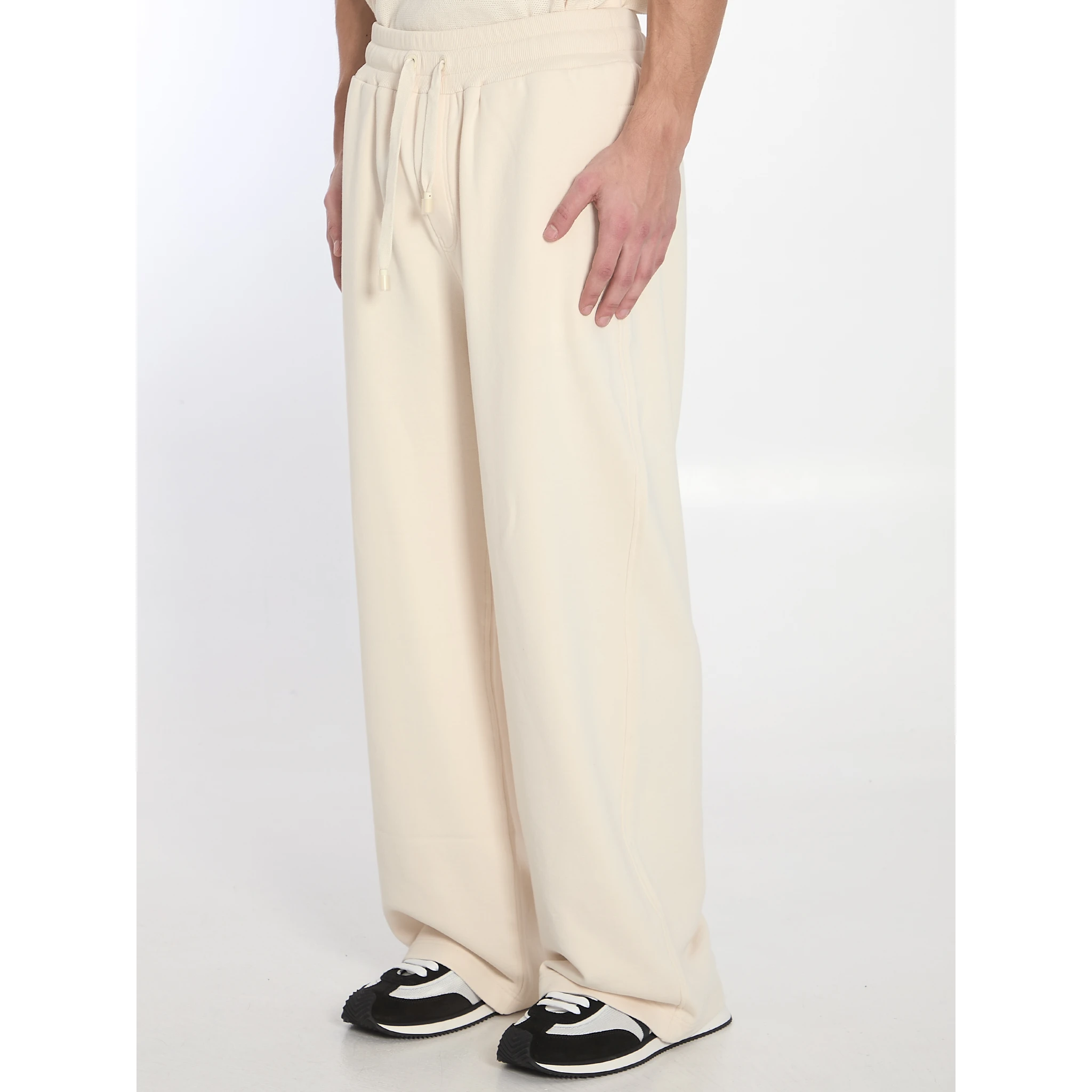 Jogging trousers with embroidery