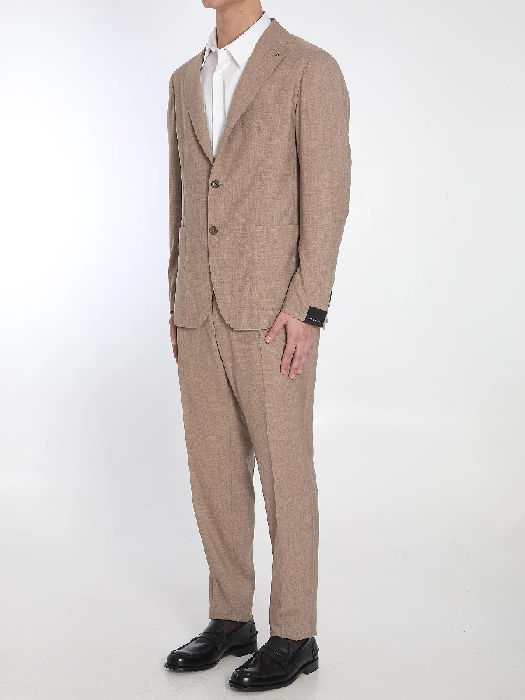 Two-piece suit in wool and silk blend alternative