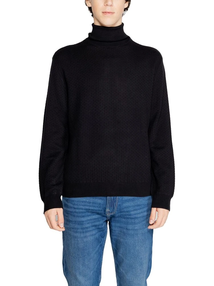Black Cotton Turtleneck