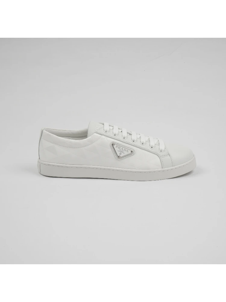 حذاء رياضي أبيض من برادا