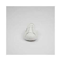 حذاء رياضي أبيض من برادا