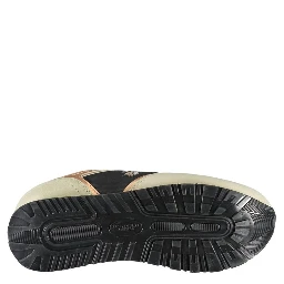 حذاء رياضي أسود من البوليستر