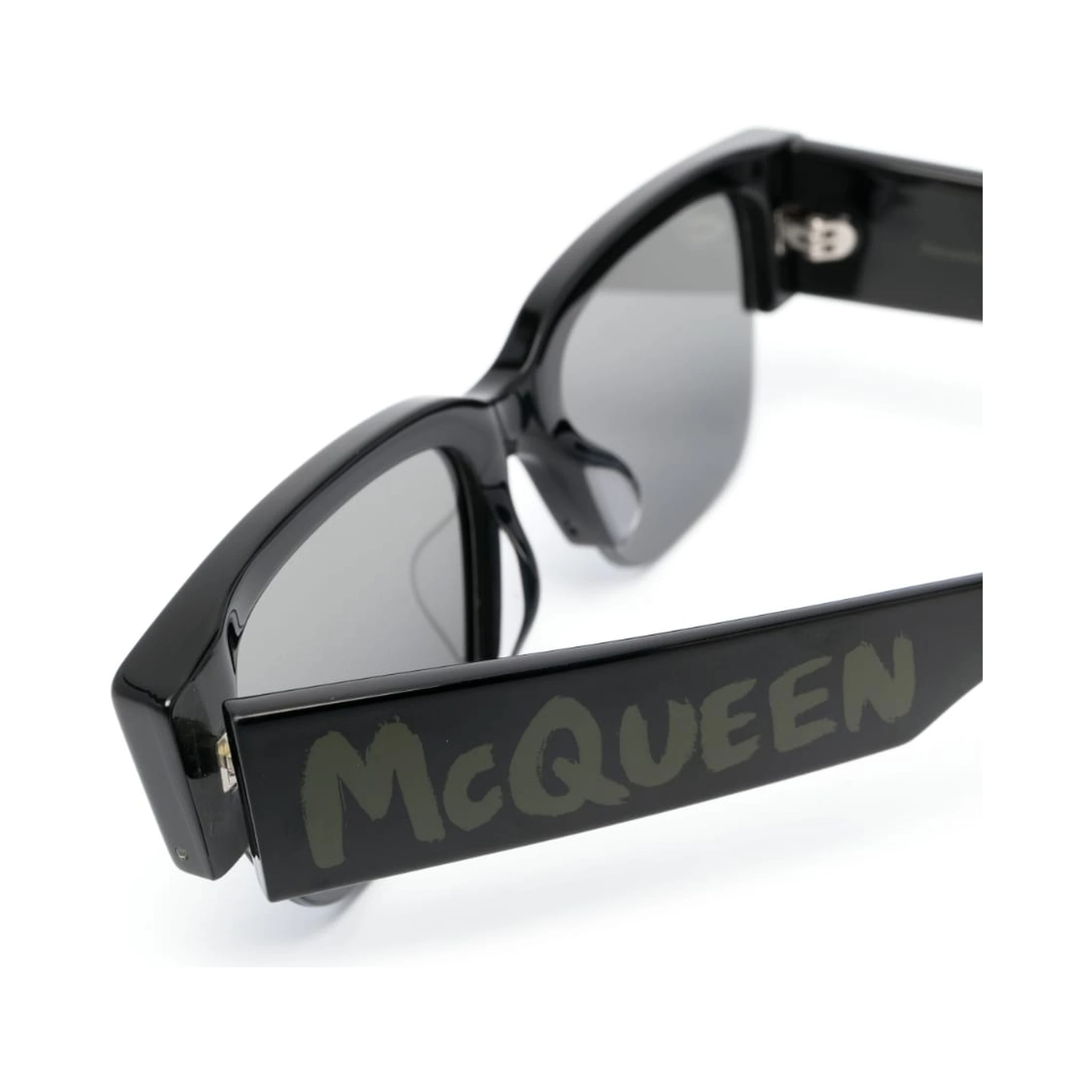 Am0405s Sunglasses In 002 Black Black Green