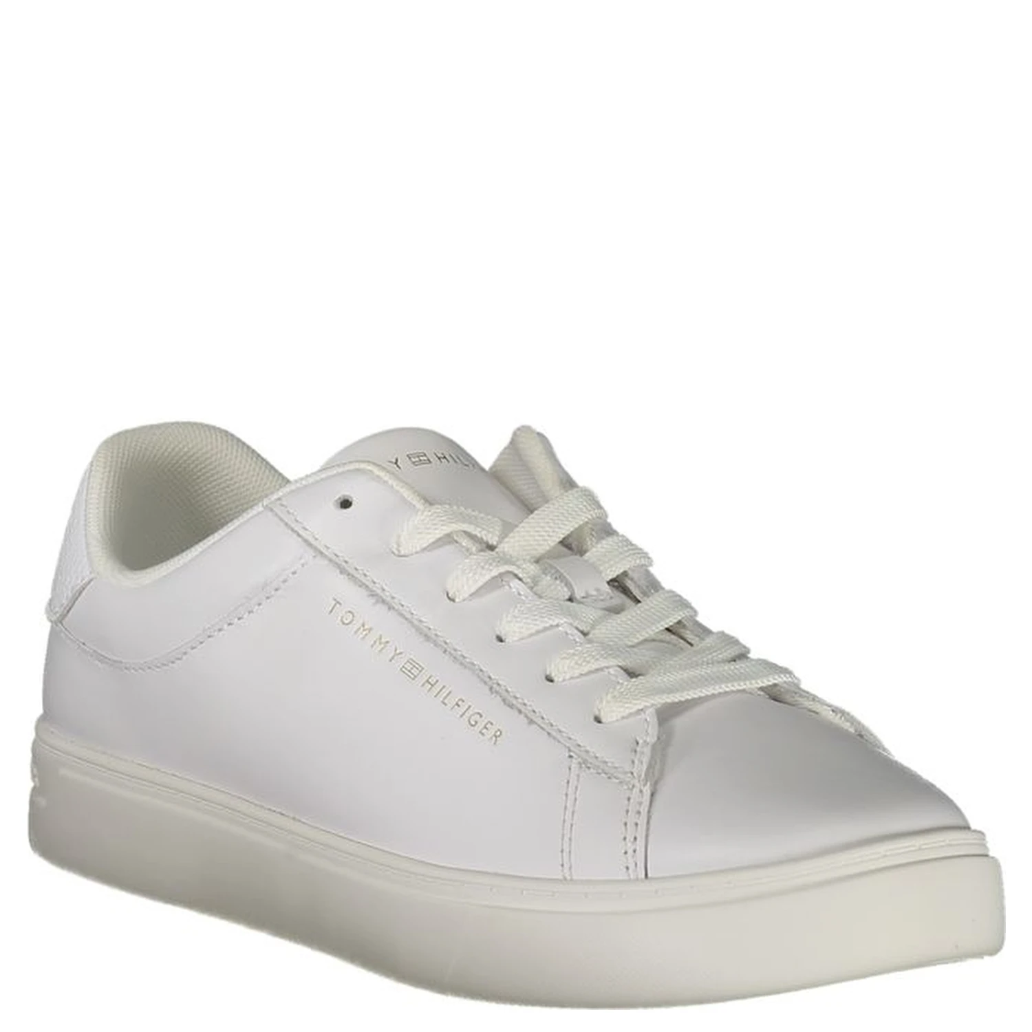 White leather low-top sneakers