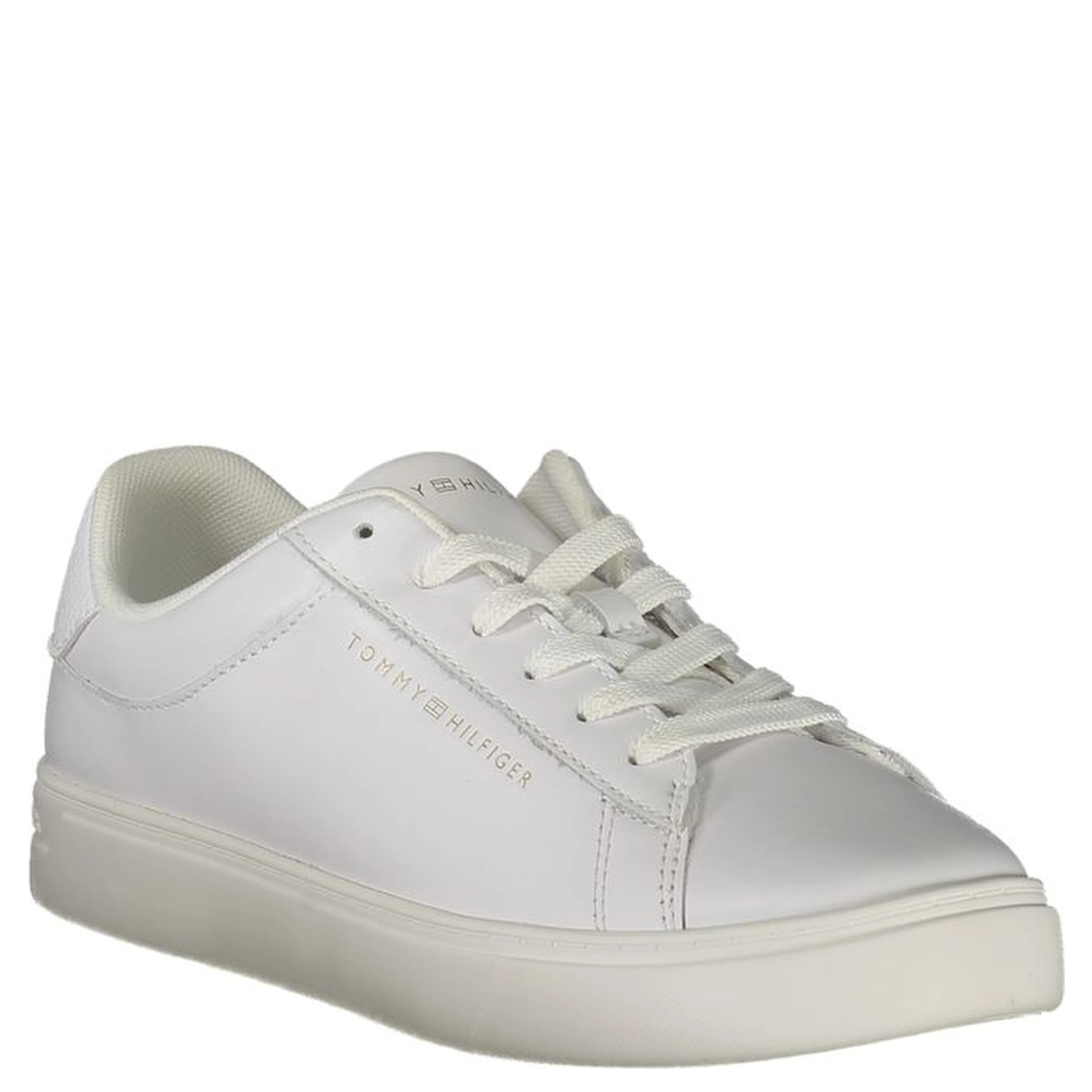 White leather low-top sneakers