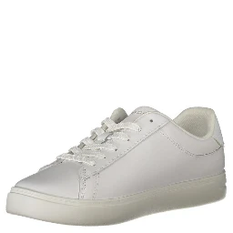 White leather low-top sneakers