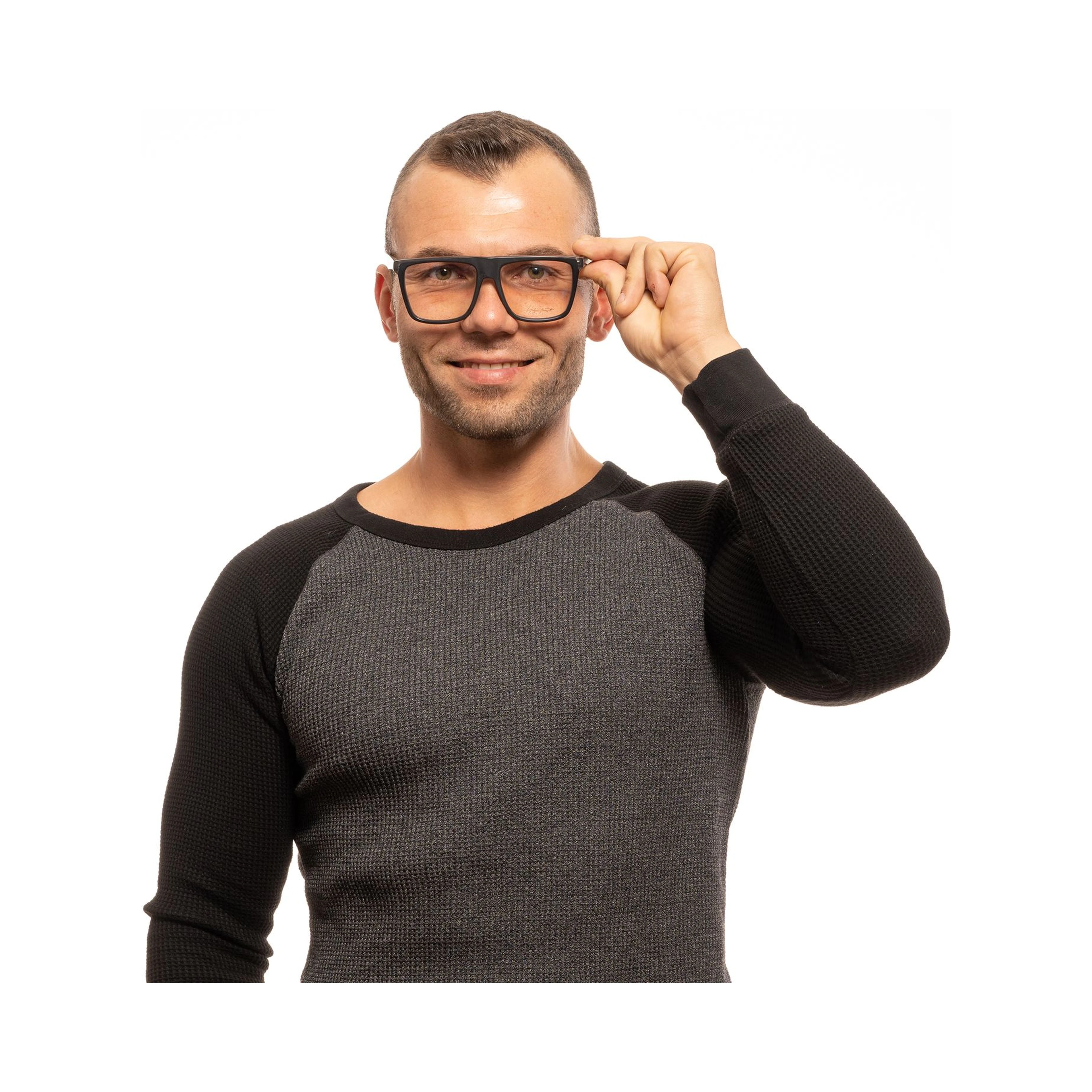 نظارات بلاستيكية سوداء (إطارات)
