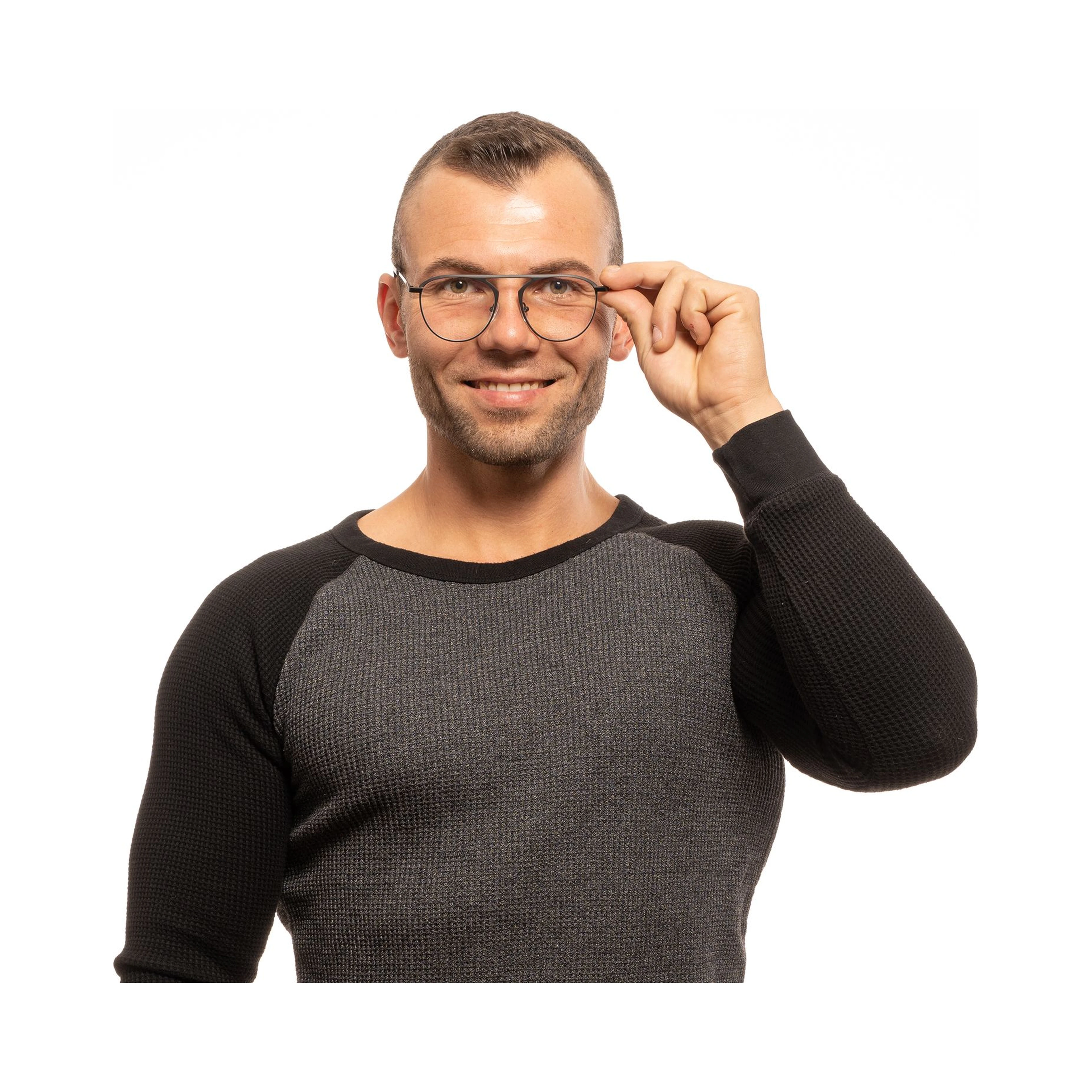 نظارات بلاستيكية سوداء (إطارات)