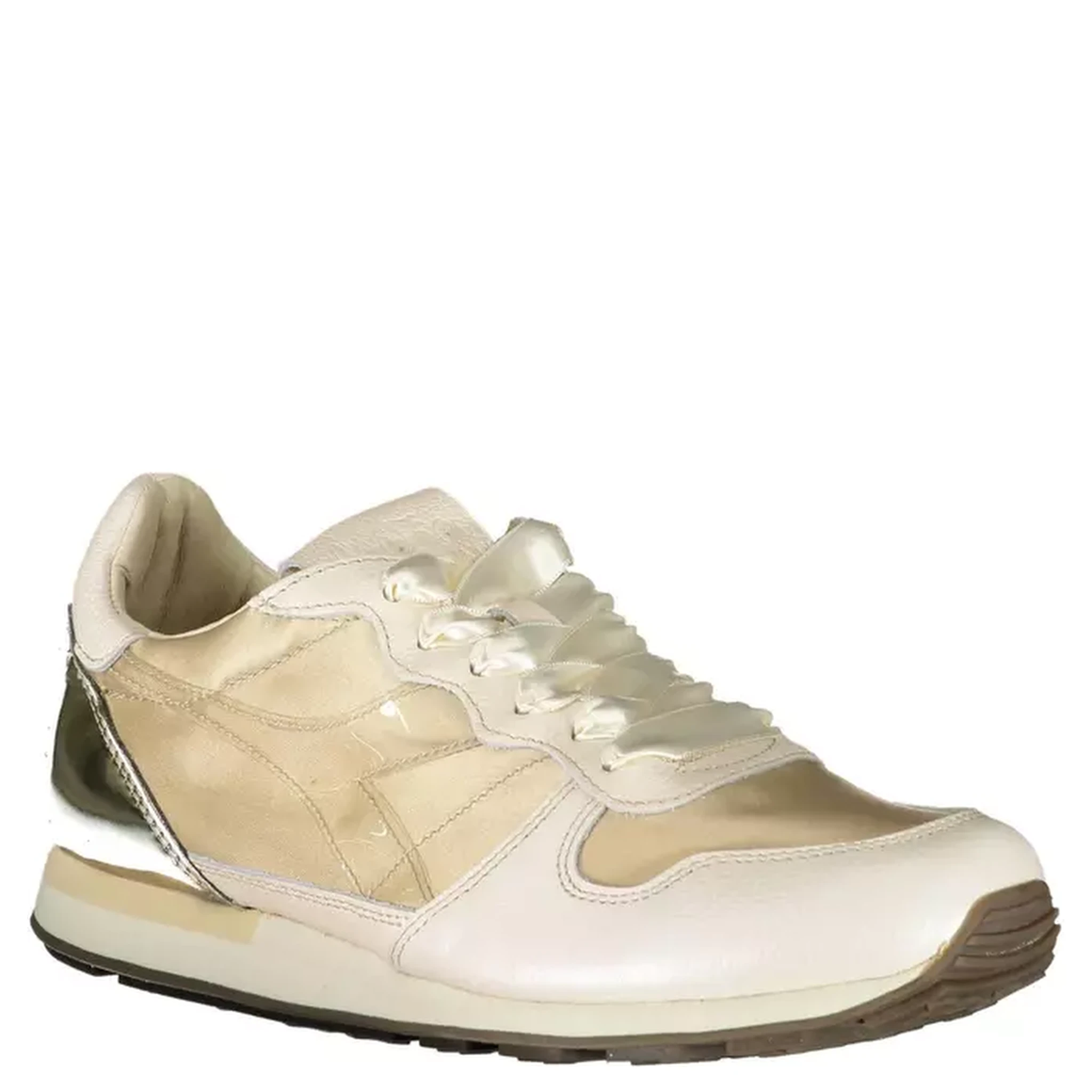 Women's sports sneakers