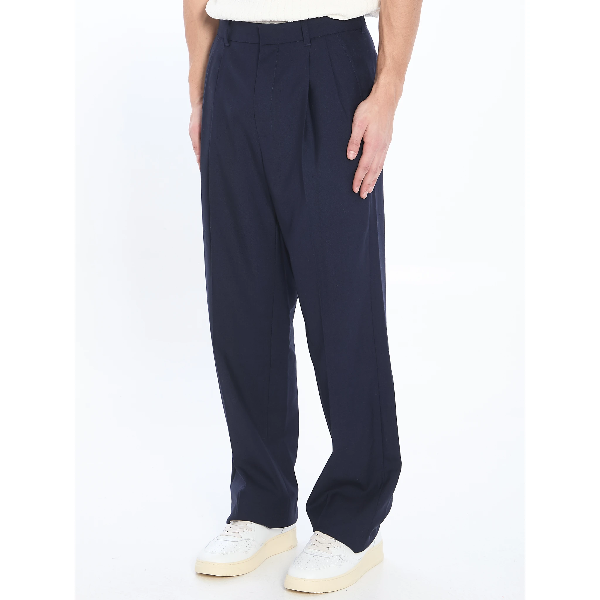 Tailored trousers with front pleats