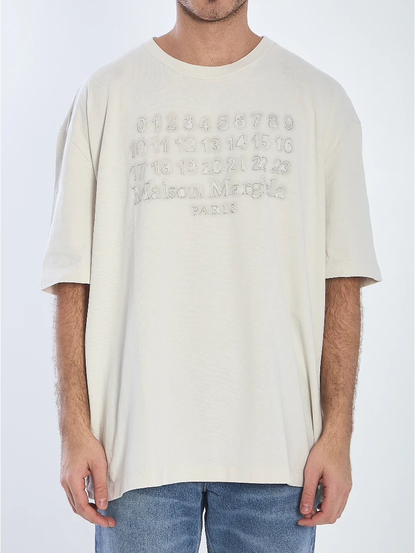 T-shirt with embroidered logo