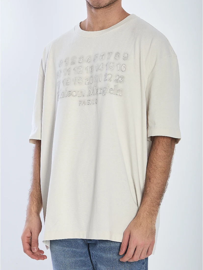 T-shirt with embroidered logo