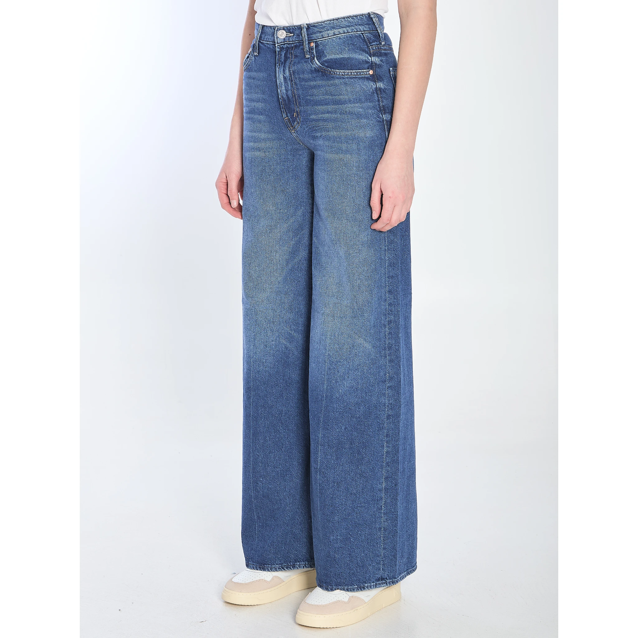 The Swisher Sneak Fray jeans