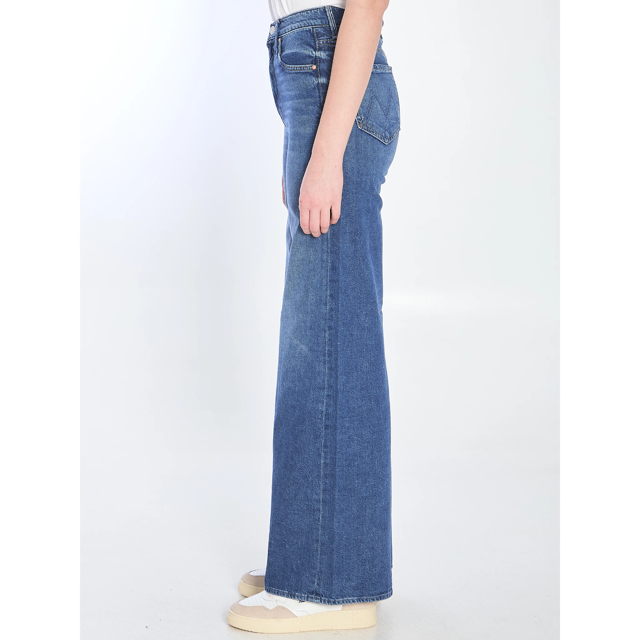 The Swisher Sneak Fray jeans