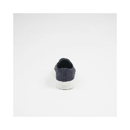 أحذية رياضية برباط