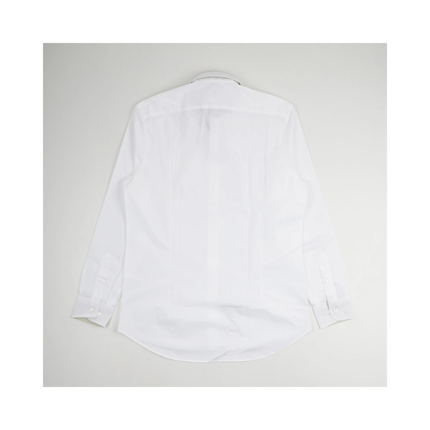قمصان إيترو بيضاء