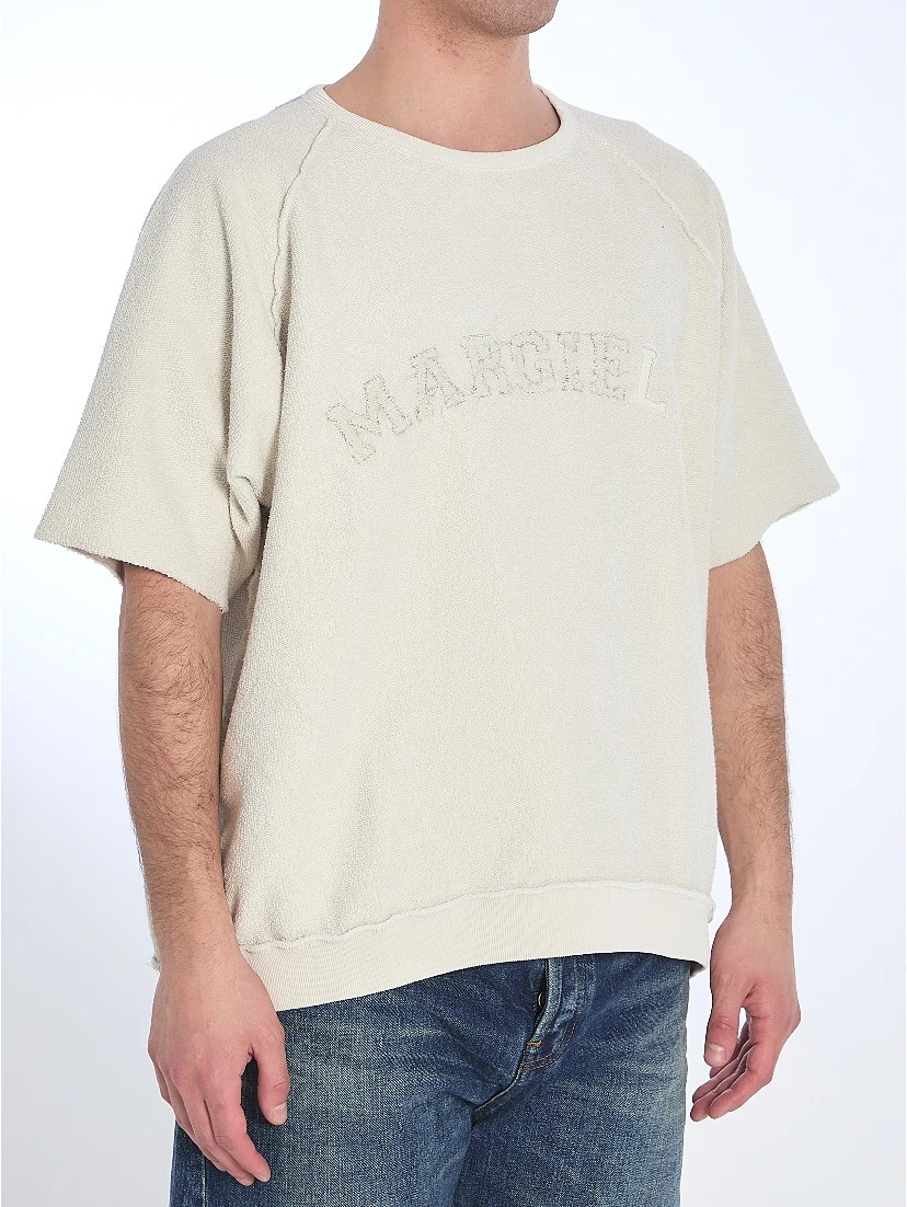 Short-sleeve sweatshirt