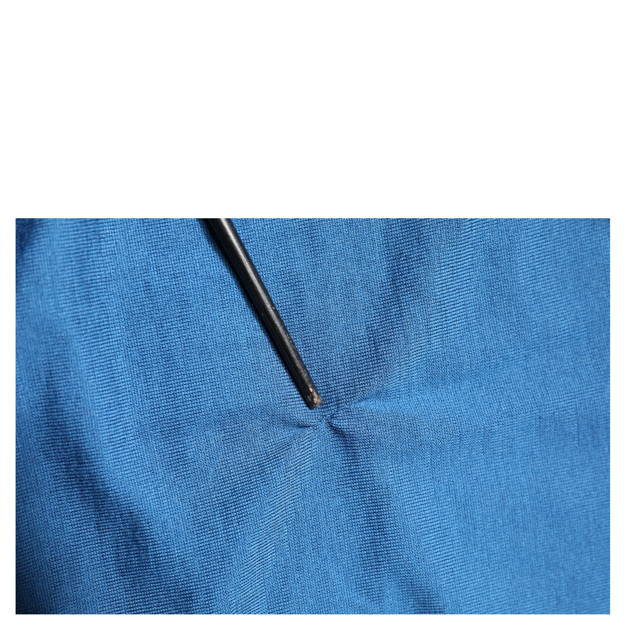 Blue Cashmere Crown V-neck Pullover Sweater