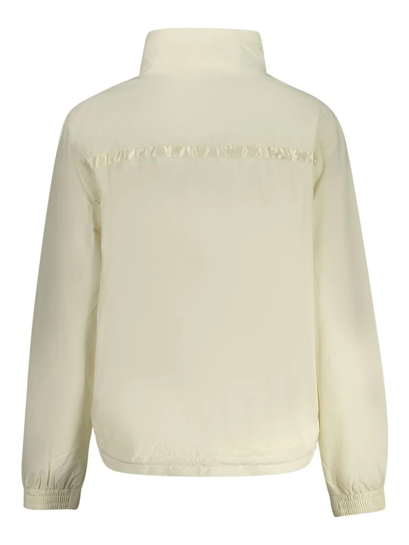 جاكيتات ومعاطف من النايلون الأبيض