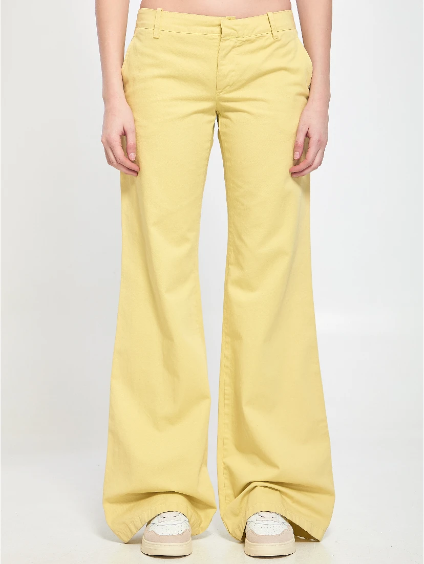 Low-rise trousers