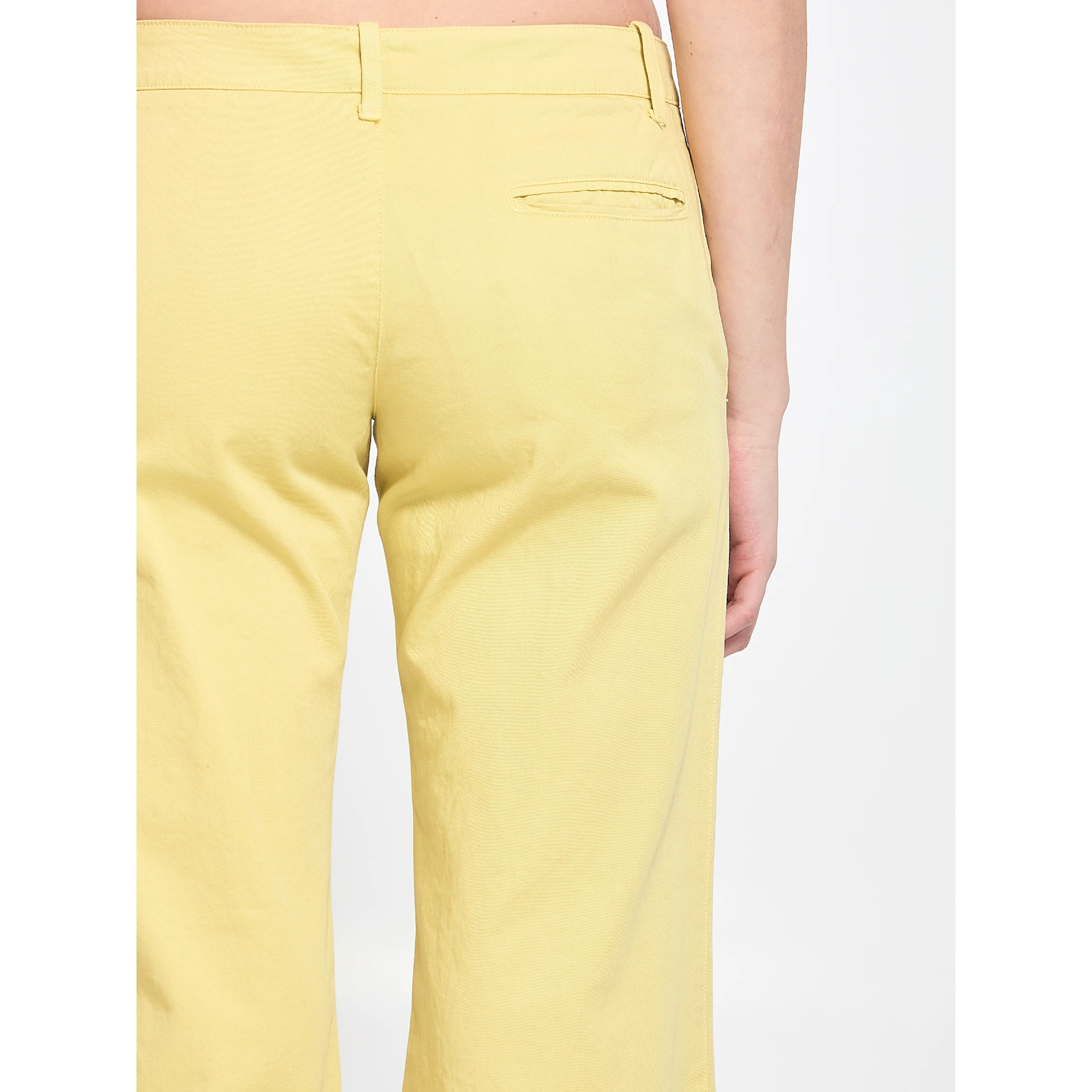 Low-rise trousers