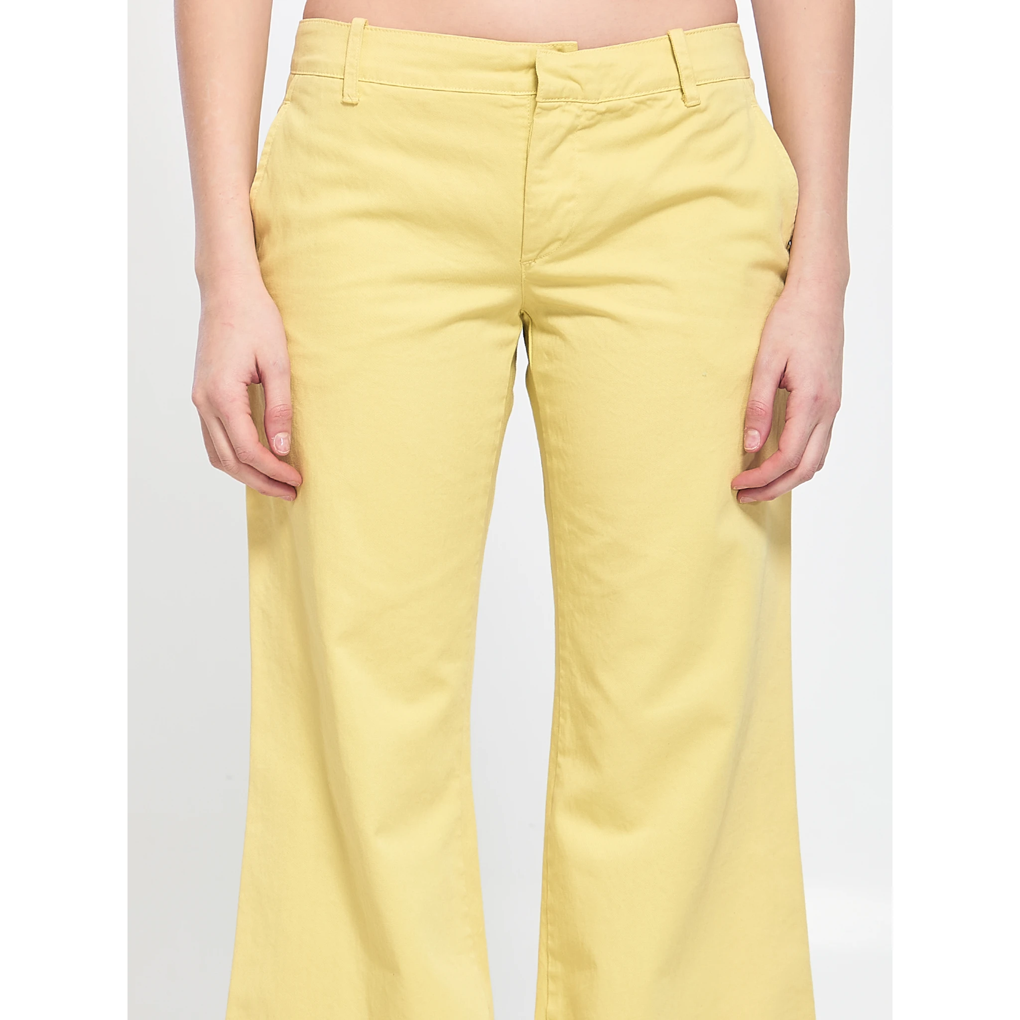 Low-rise trousers