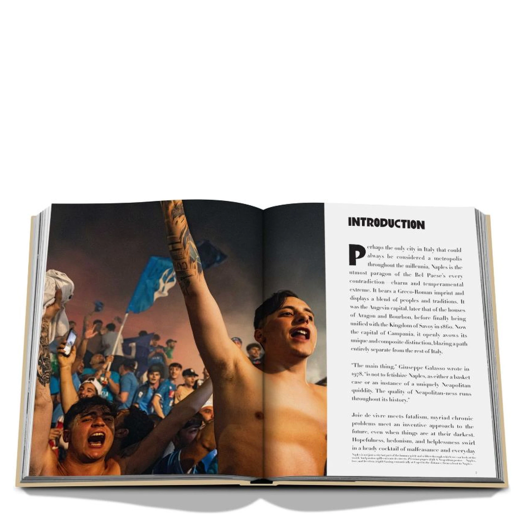 Napoli Amore by Cesare Cunaccia book