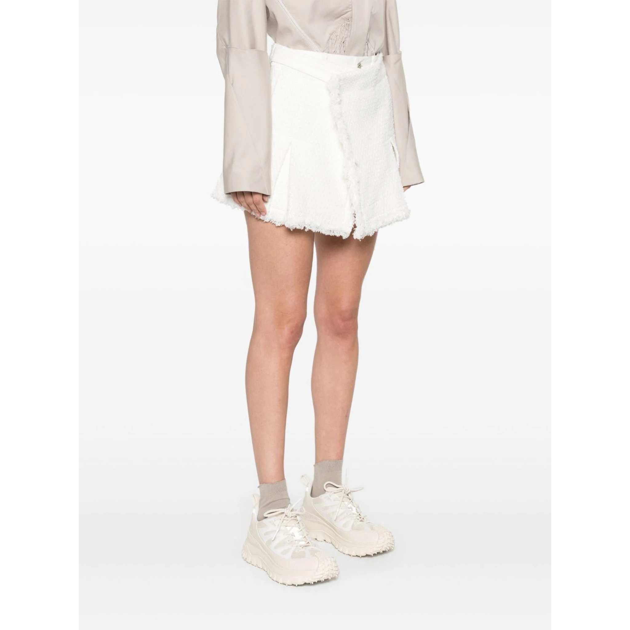 Mixed Denim Pleated Shorts In White