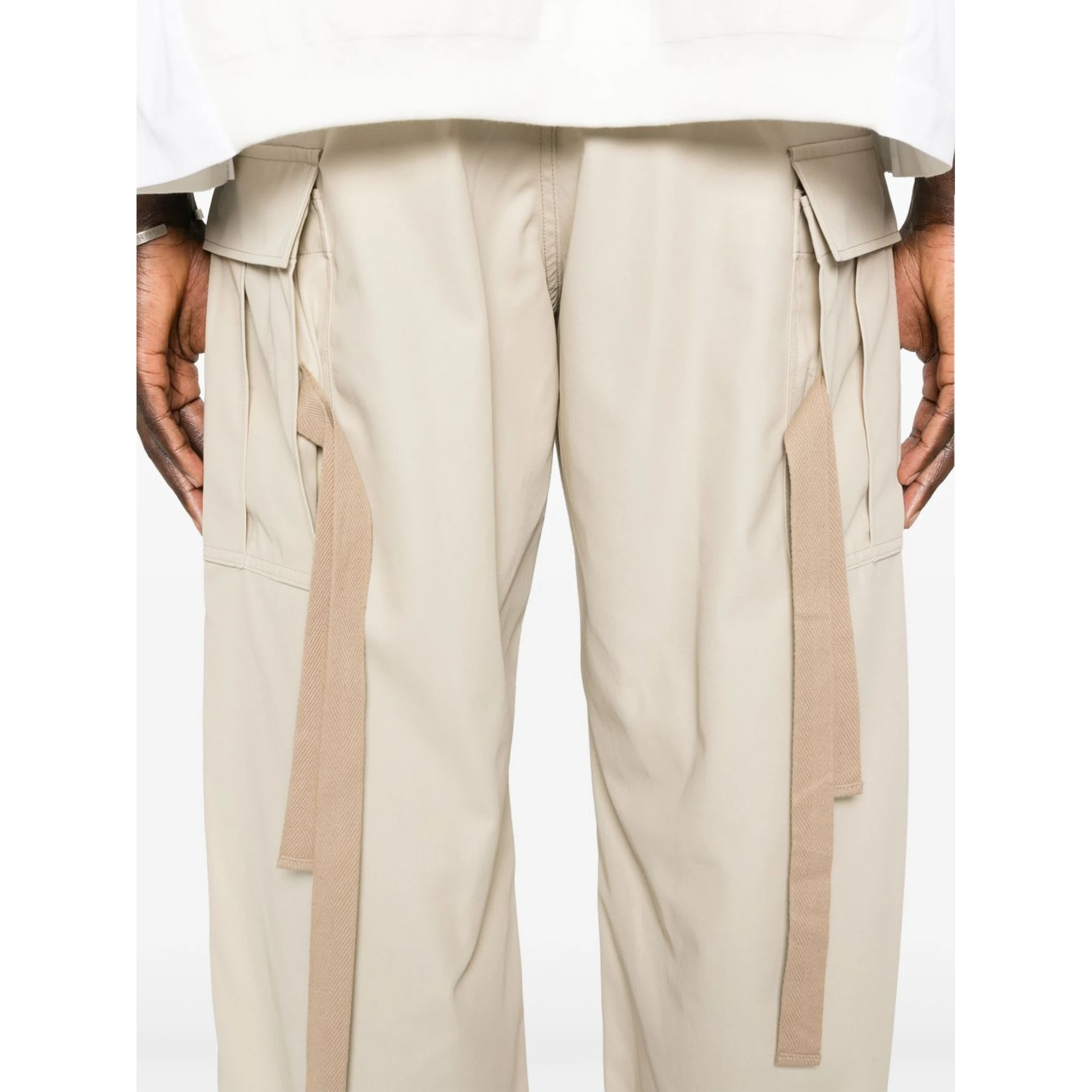 belted trousers
