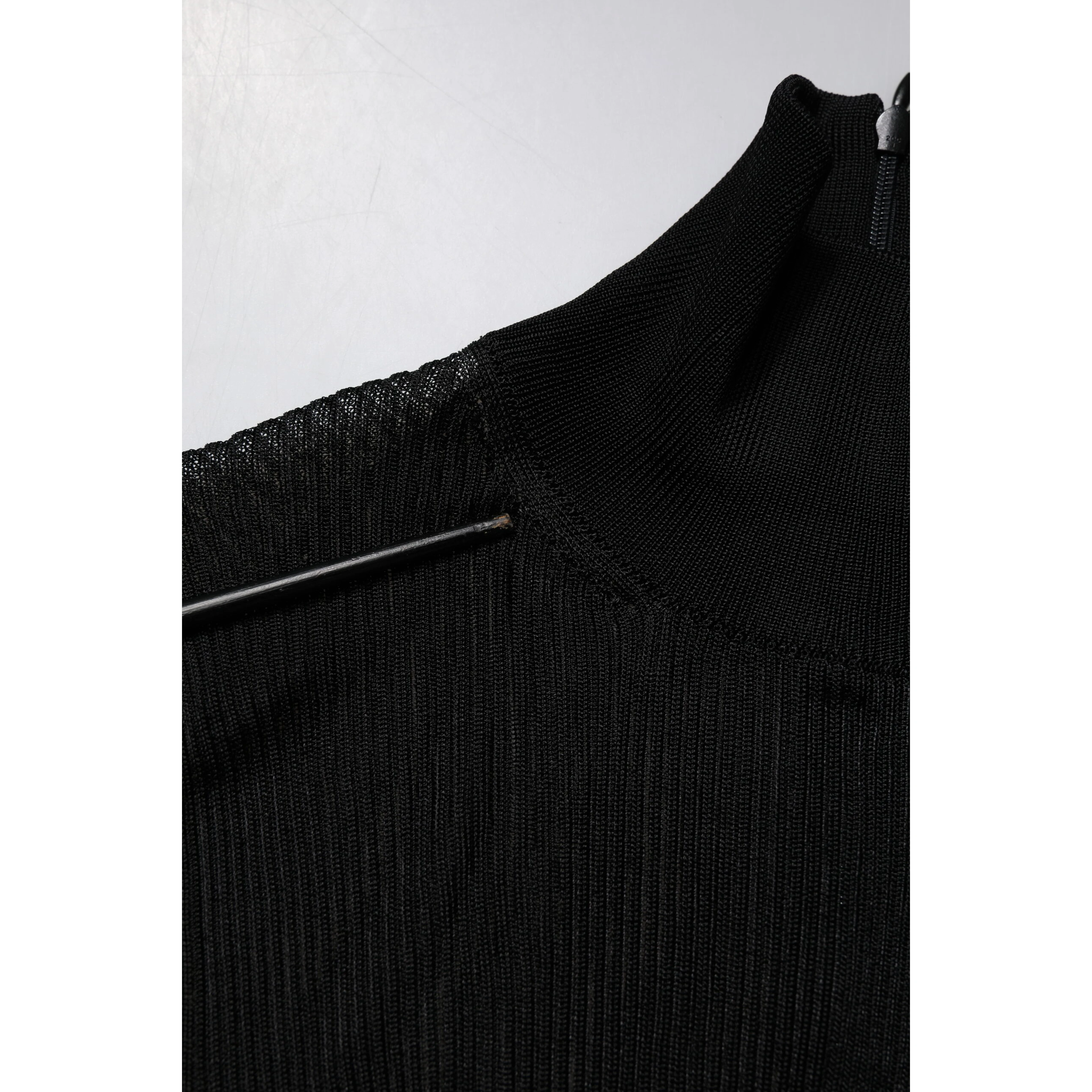 Black Knit Long Sleeves Turtleneck Slim Top