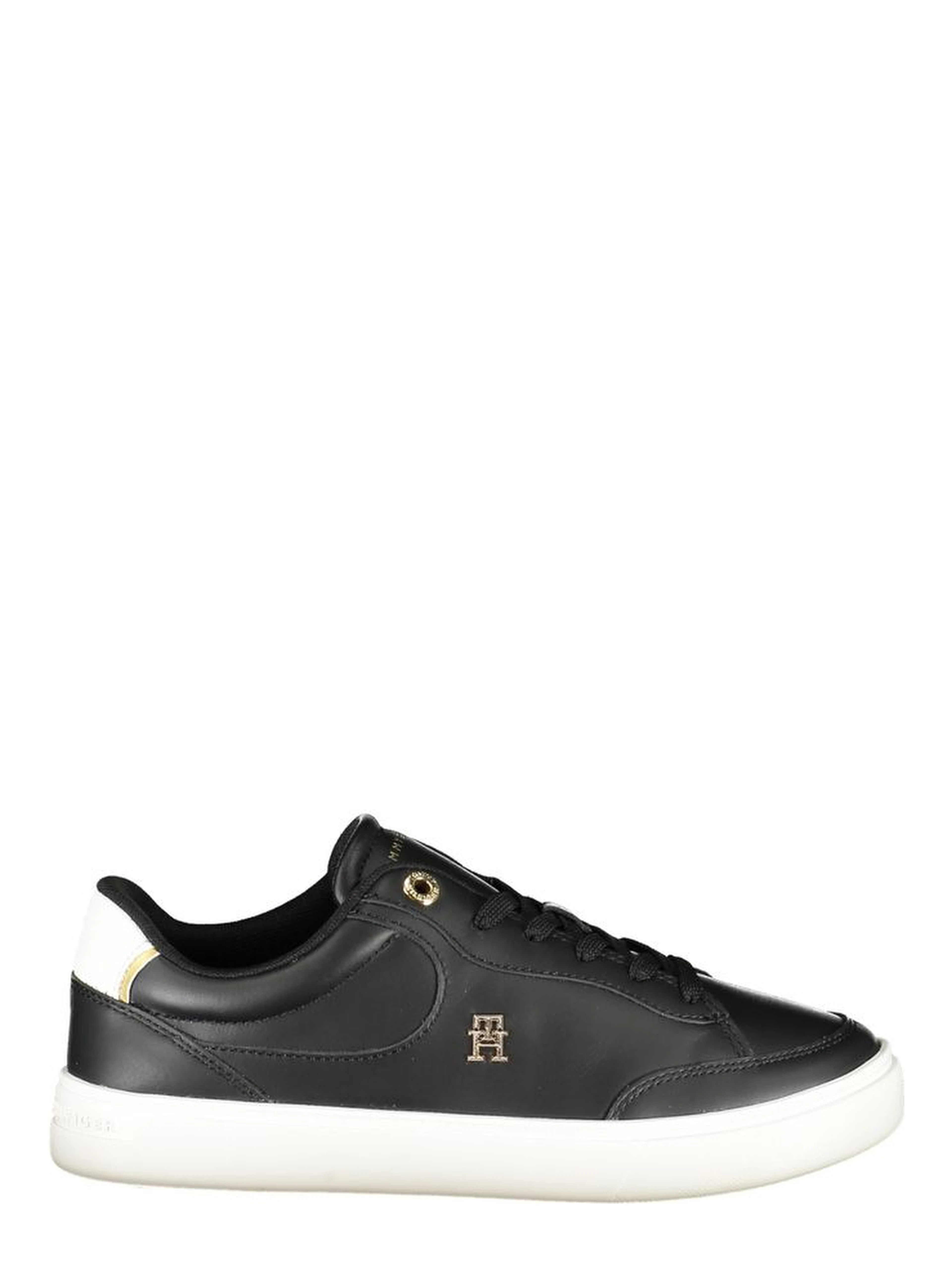 Essential Chic Court Sneakers