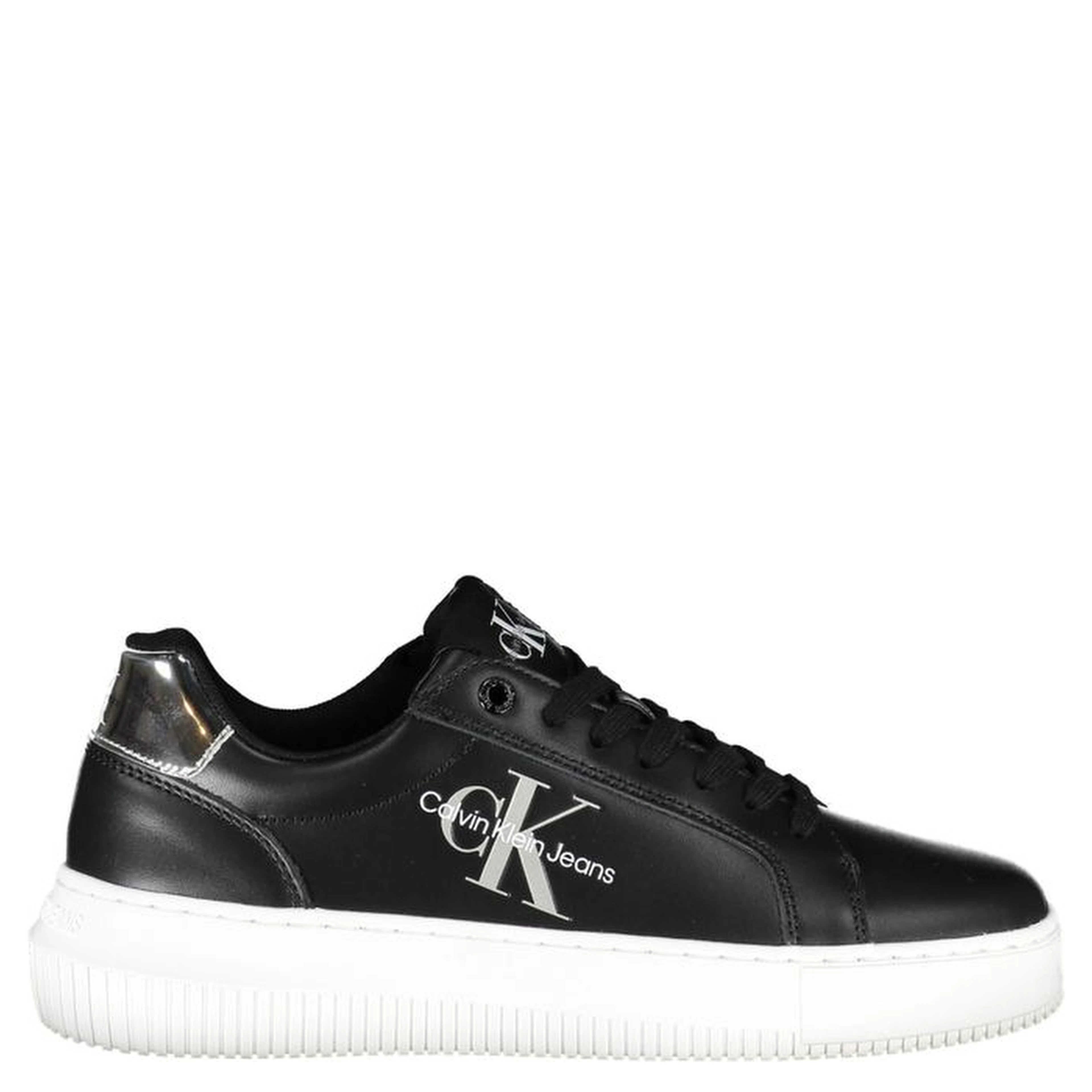 Women's leather sneakers