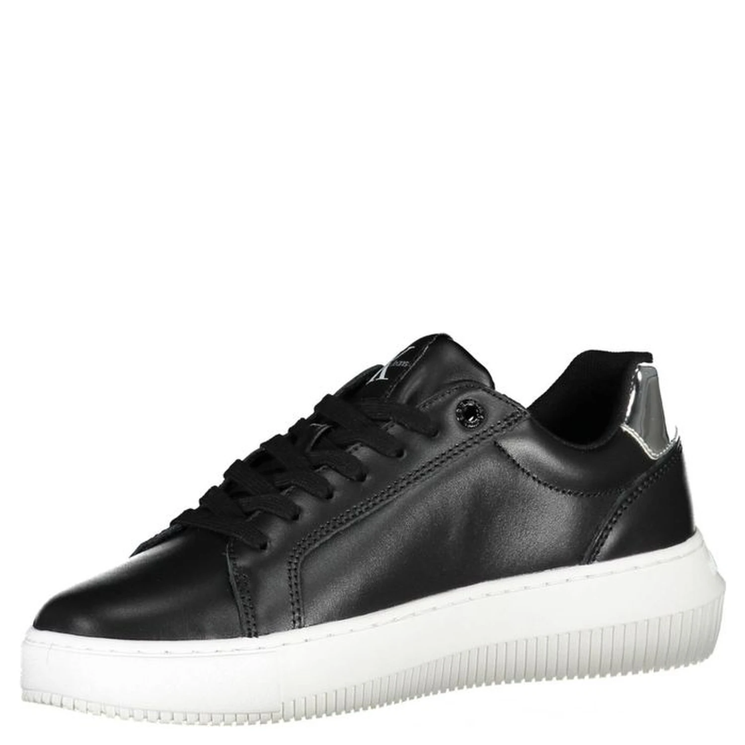 Women's leather sneakers