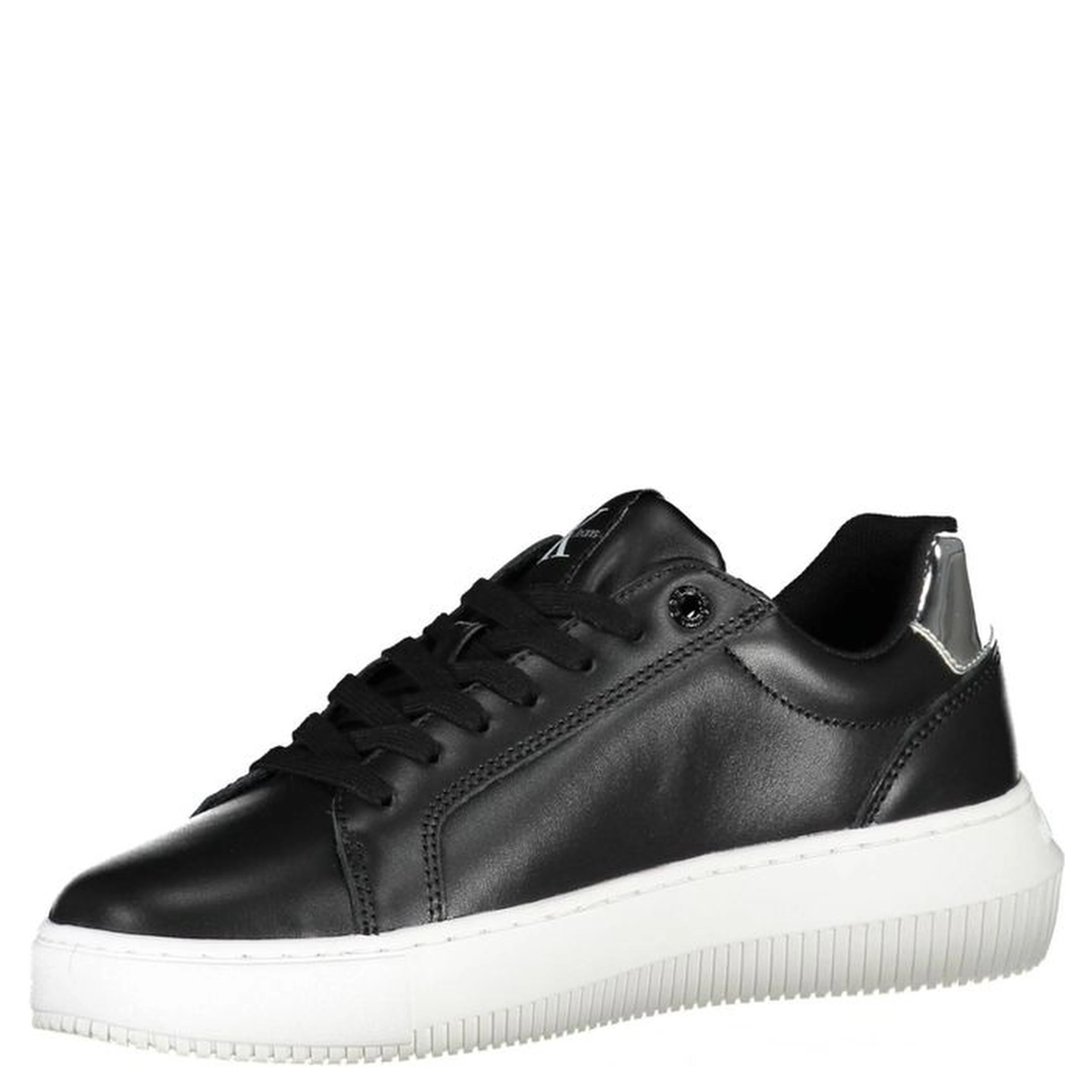 Women's leather sneakers