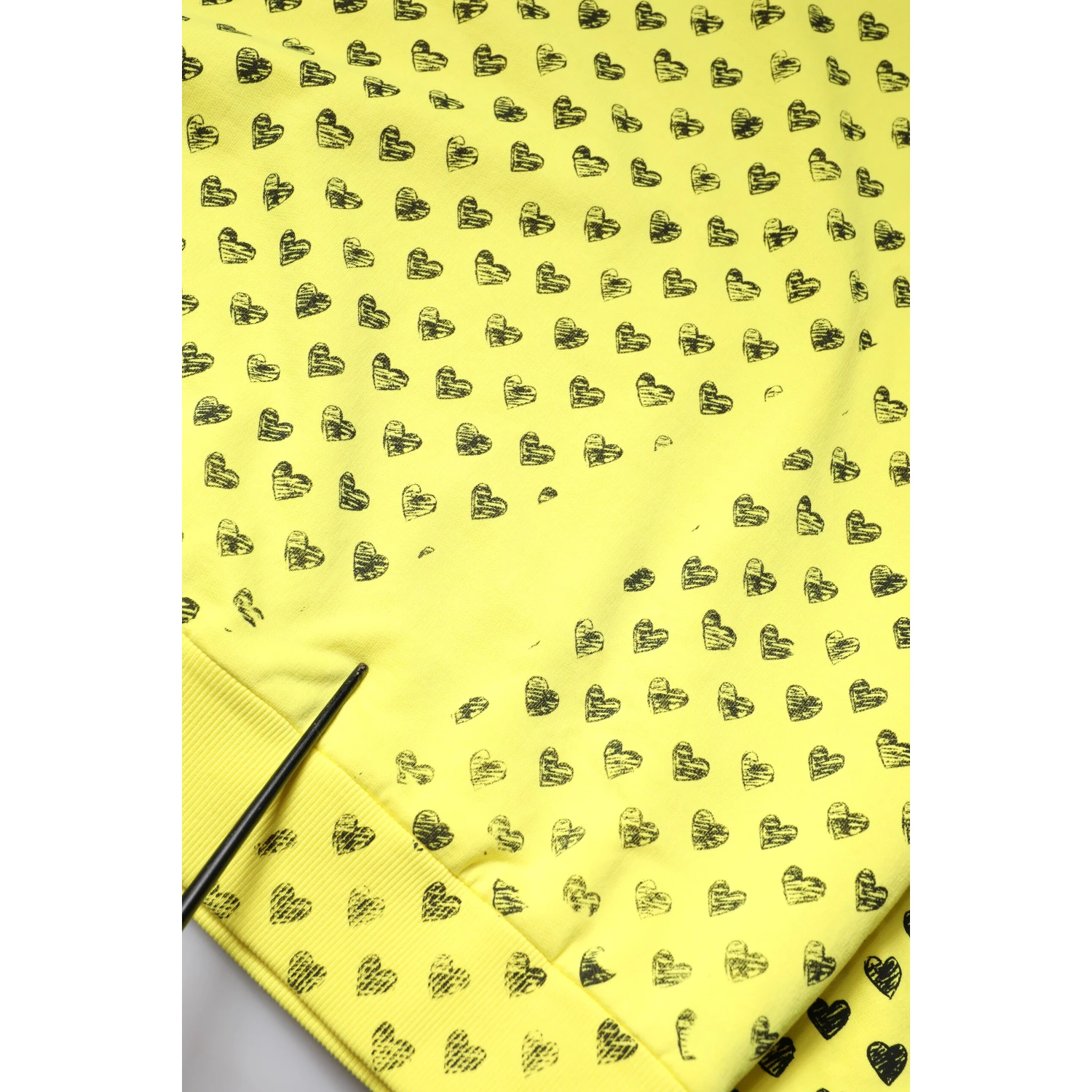 Yellow Heart Crew Neck Men Pullover Sweater