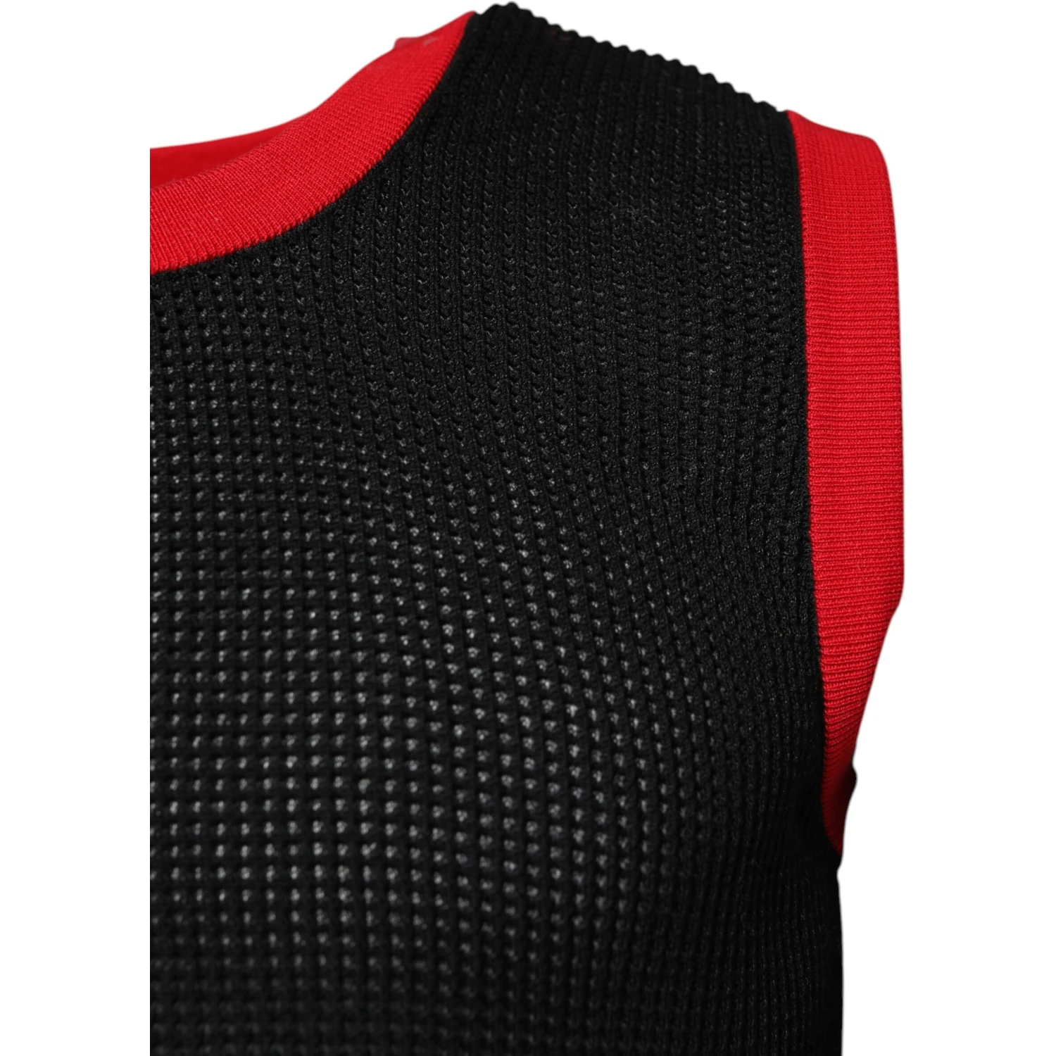 Black Cotton Slim Fit Round Neck T-shirt