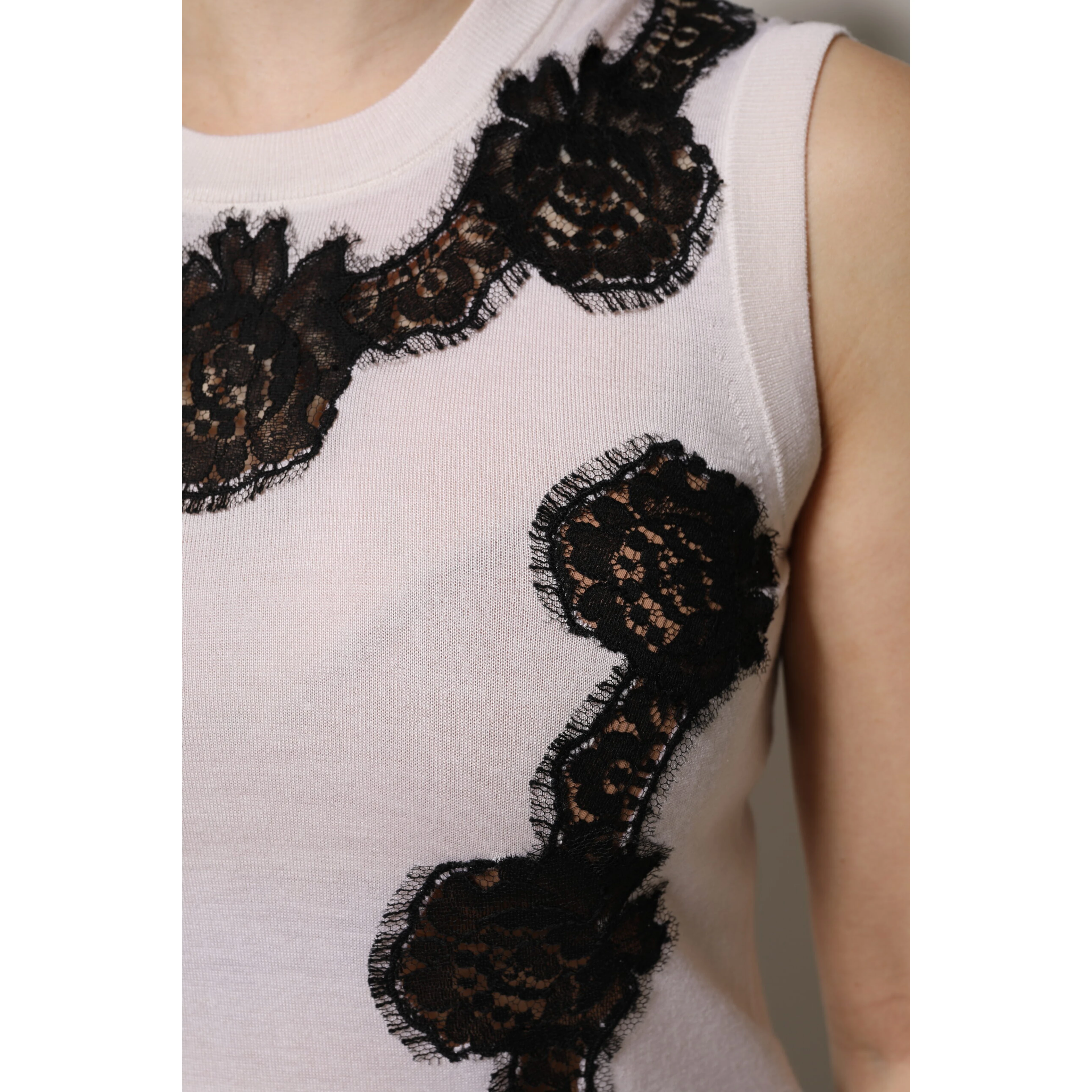 White Cashmere Floral Lace Detailing Tank Top