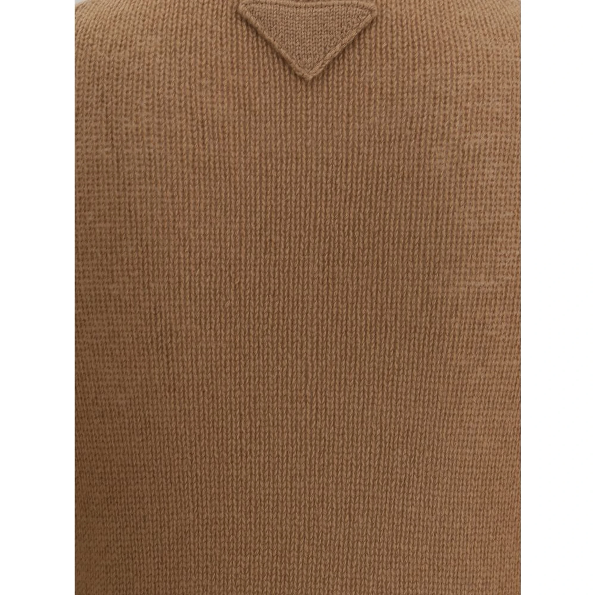 كنزة كشمير بنية اللون