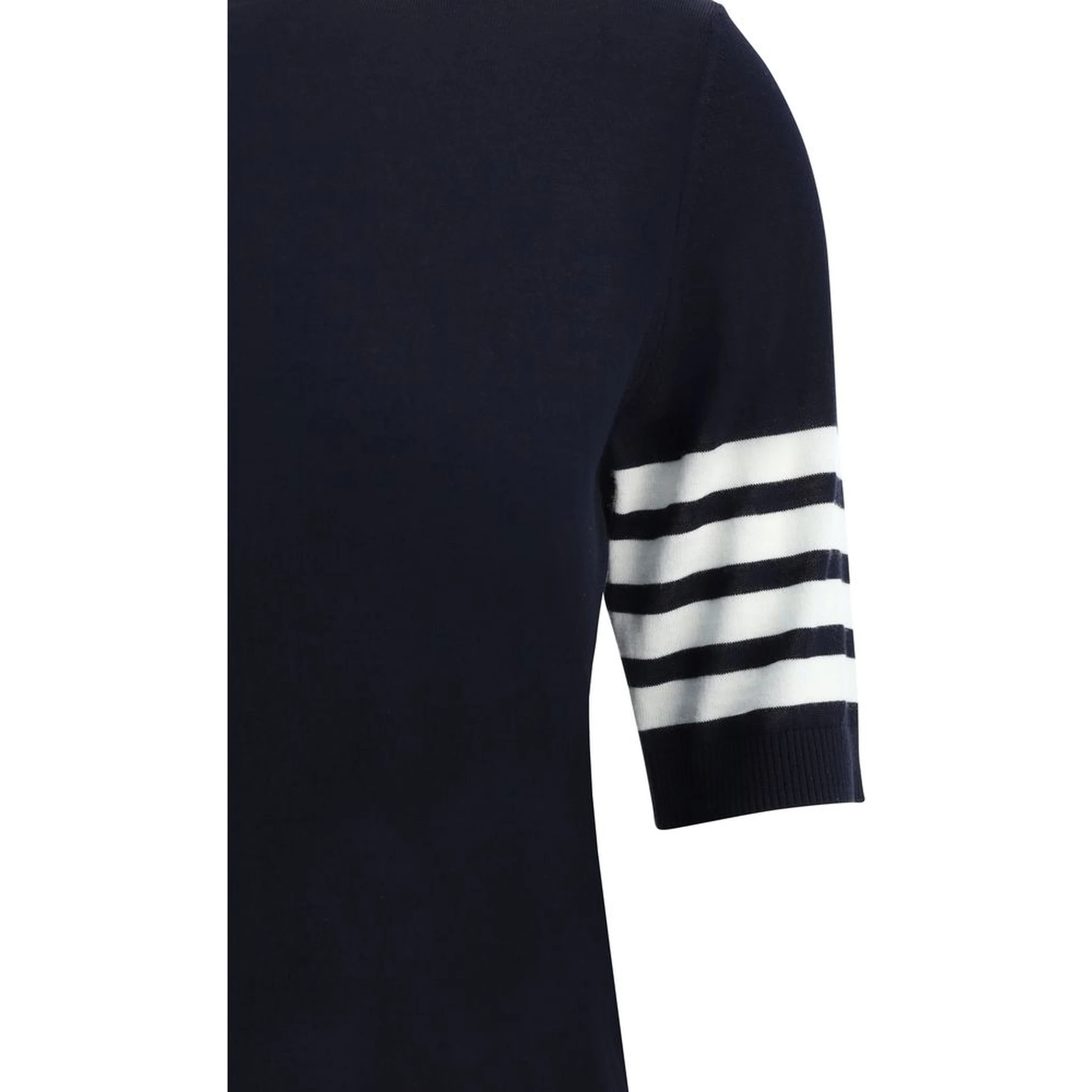 طوق من البولياميد الأزرق