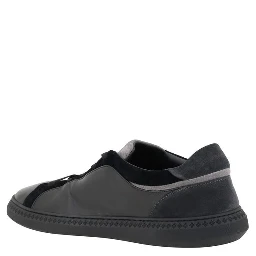 حذاء رياضي أسود من الجلد من طراز G