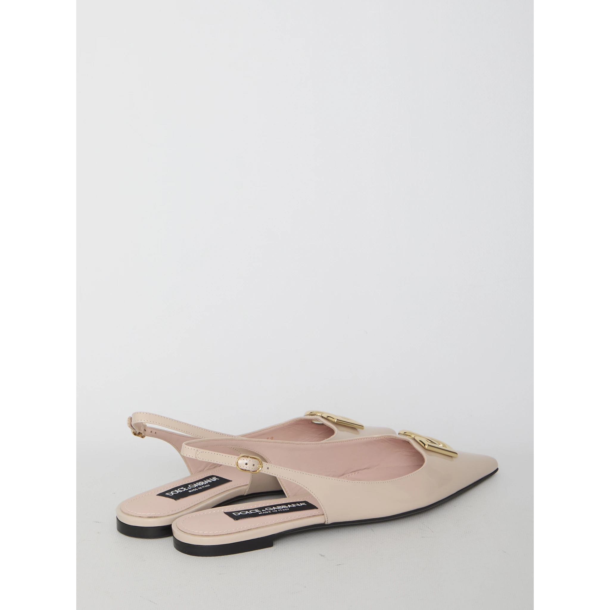 Shiny leather ballerinas