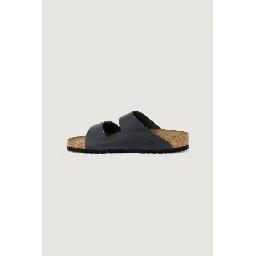 شباشب صناعية سوداء