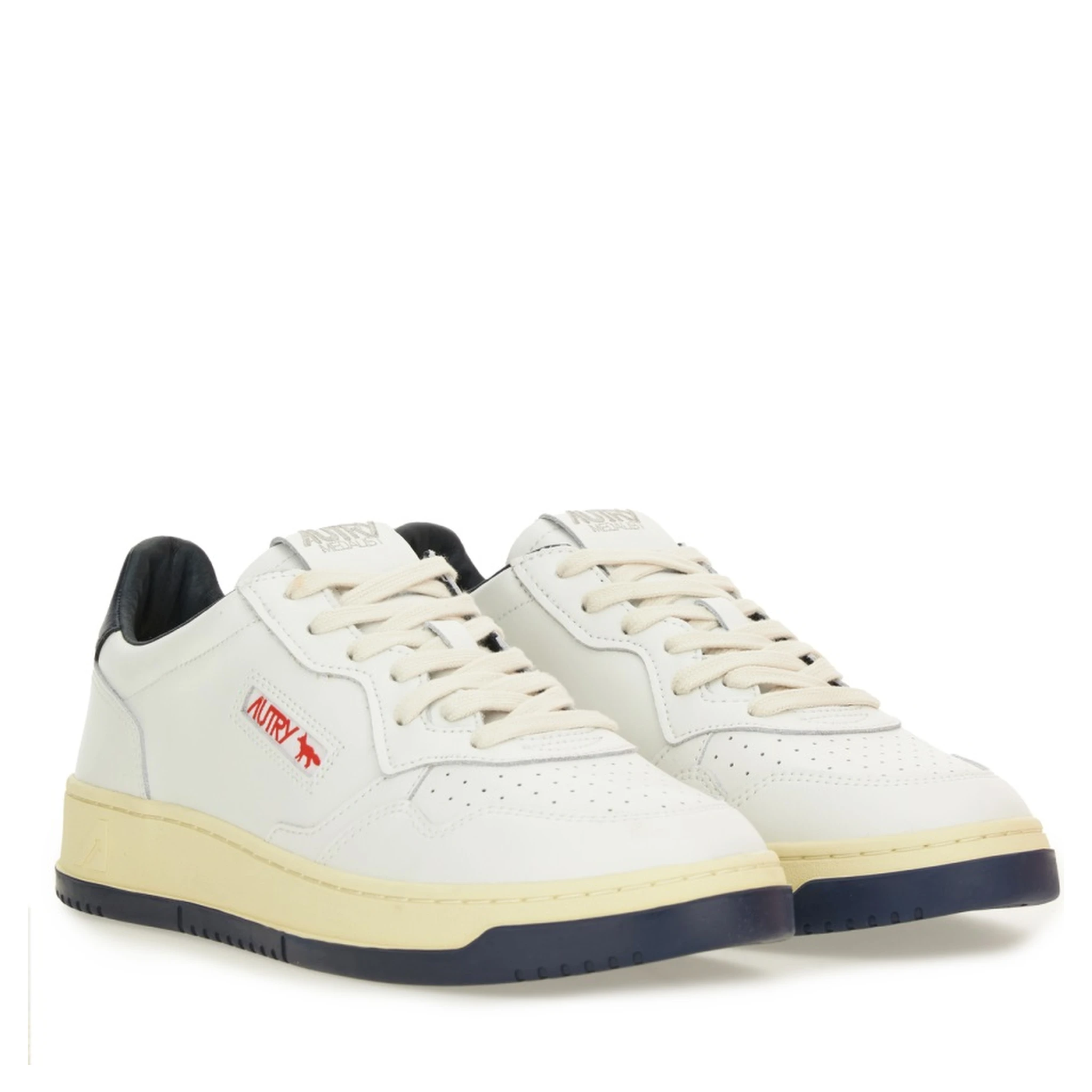 "MEDALIST" LOW SNEAKER