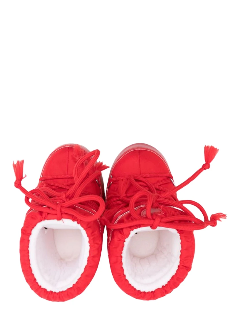 BOOTS WITH LOGO