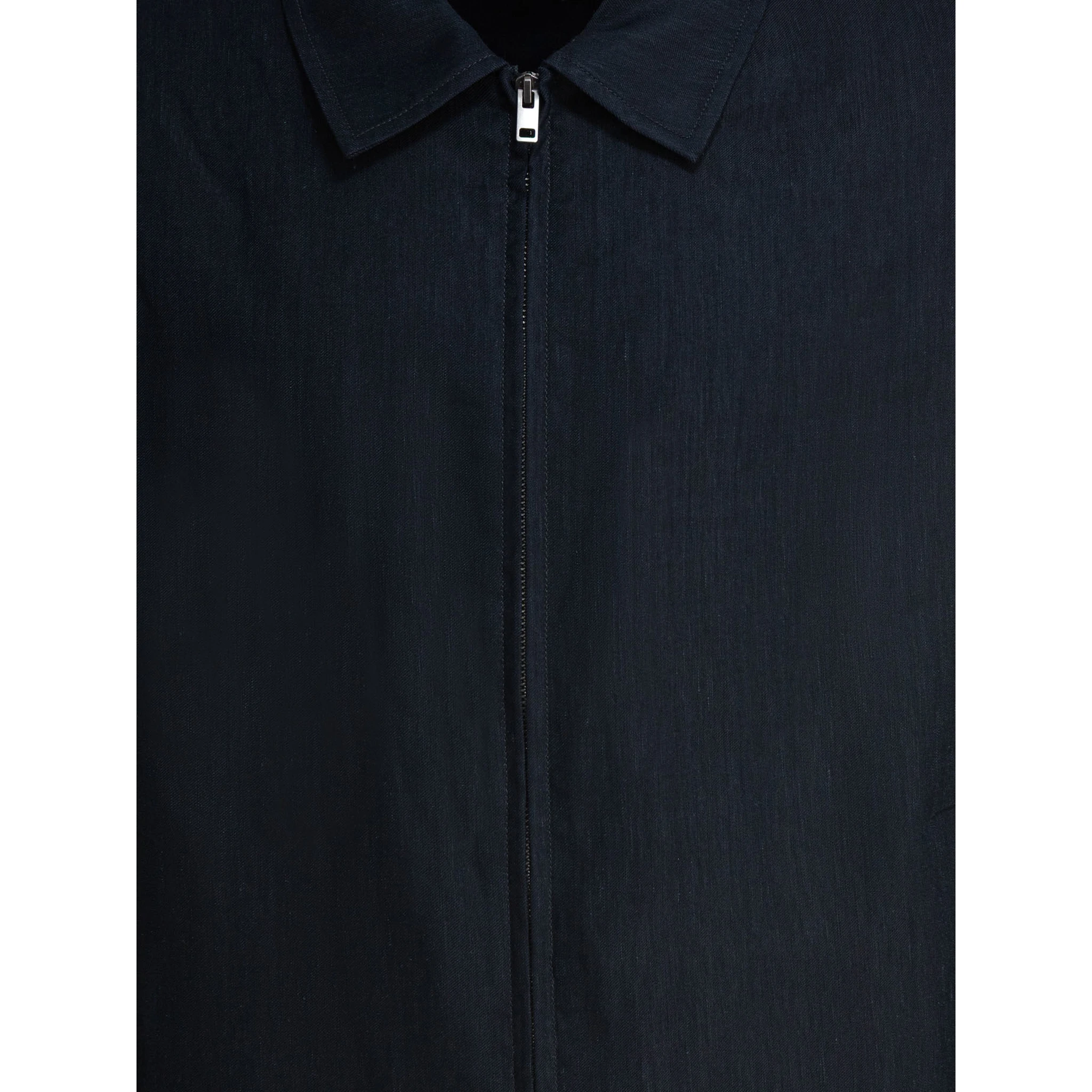 Bomber jacket zipper closure